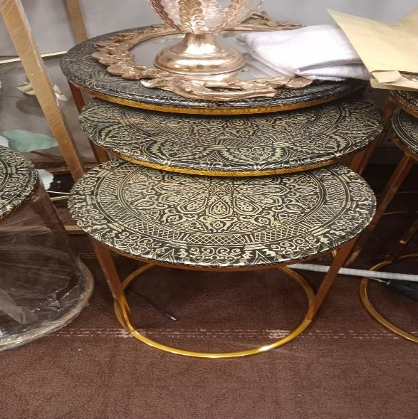 Round Nesting Table Set