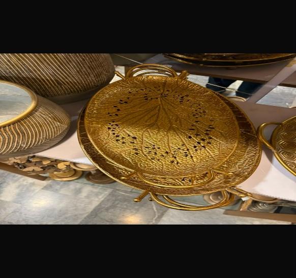 Leaf metallic golden tray 2pc